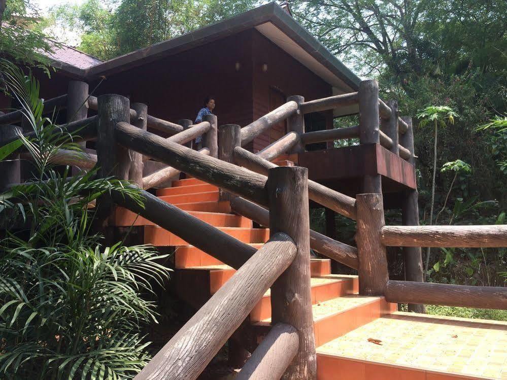 Ban Suan Klang Muang Resort Mae Hong Son Exteriör bild